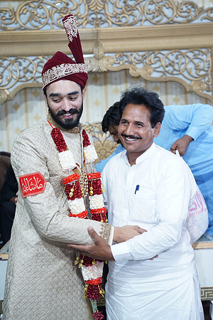 Ajmal & Faiza Barat 00190