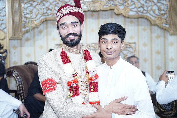 Ajmal & Faiza Barat 00210