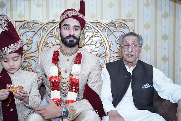 Ajmal & Faiza Barat 00232