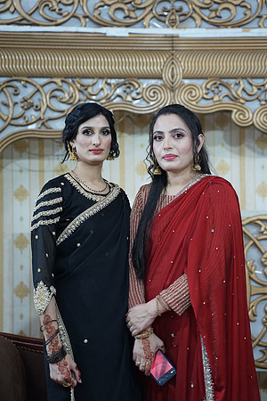 Ajmal & Faiza Barat 00241