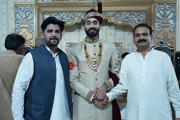 Ajmal & Faiza Barat 00260