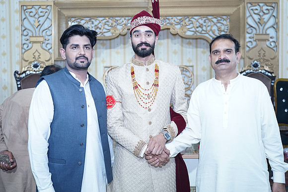 Ajmal & Faiza Barat 00261