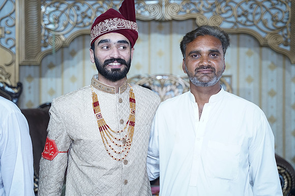 Ajmal & Faiza Barat 00266