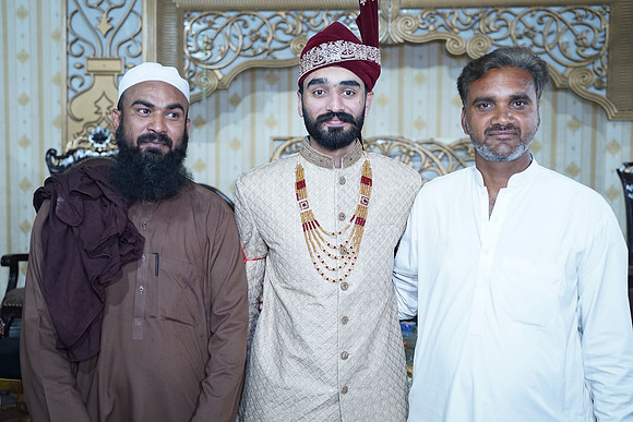 Ajmal & Faiza Barat 00267