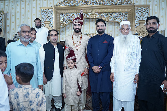 Ajmal & Faiza Barat 00268