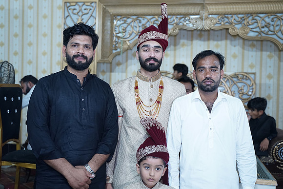 Ajmal & Faiza Barat 00270