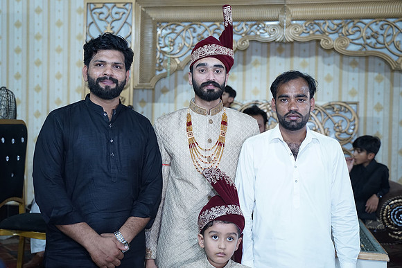 Ajmal & Faiza Barat 00271