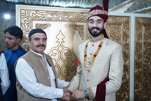 Ajmal & Faiza Barat 00274