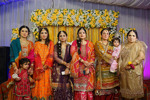 Rafiya & Fahad Mehndi 00144