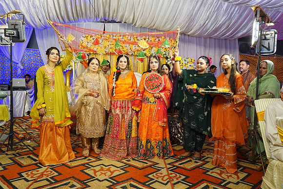 Rafiya & Fahad Mehndi 00251