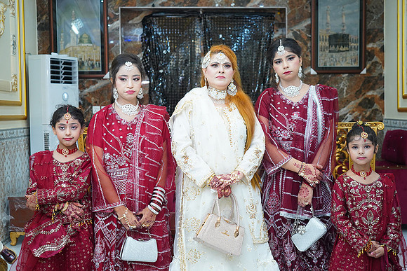 Usama & Hania Barat 00105