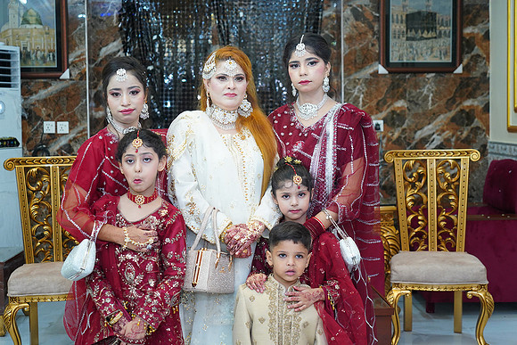 Usama & Hania Barat 00117