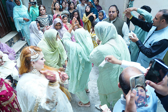 Usama & Hania Barat 00200