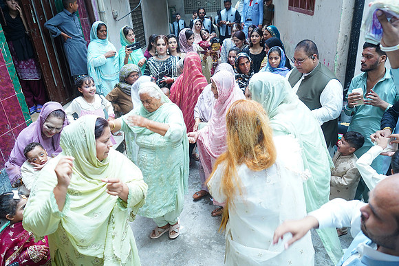 Usama & Hania Barat 00210