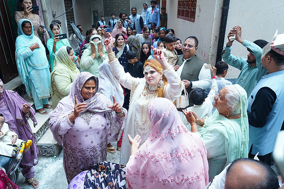 Usama & Hania Barat 00219