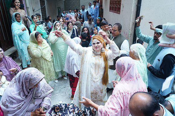 Usama & Hania Barat 00220