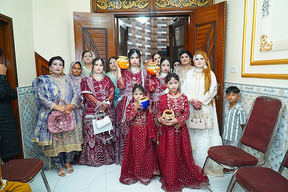 Usama & Hania Barat 00243