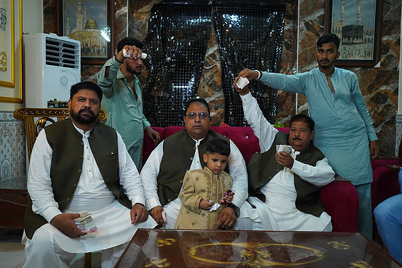 Usama & Hania Barat 00272