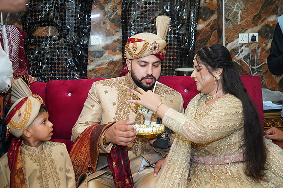 Usama & Hania Barat 00354