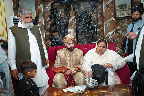Usama & Hania Barat 00368