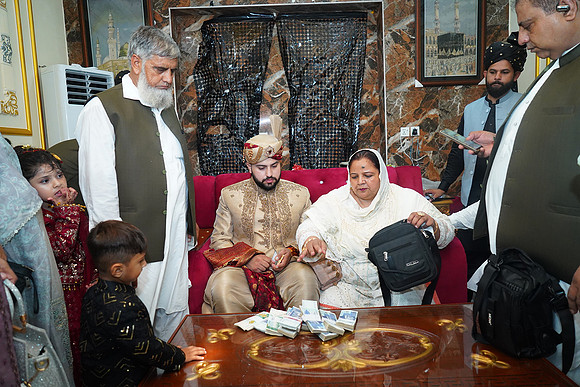 Usama & Hania Barat 00369