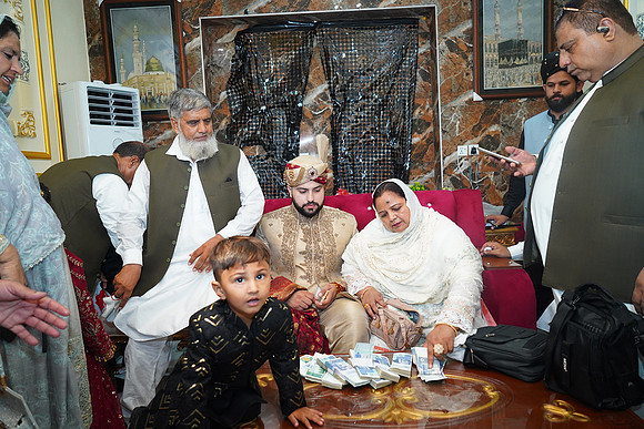 Usama & Hania Barat 00373