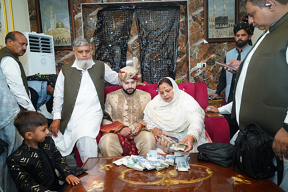 Usama & Hania Barat 00374