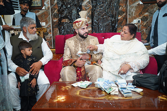 Usama & Hania Barat 00381