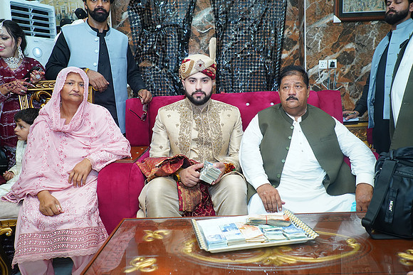 Usama & Hania Barat 00386