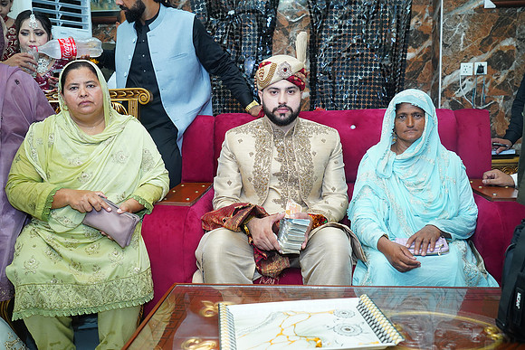 Usama & Hania Barat 00392
