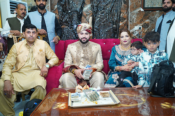 Usama & Hania Barat 00399