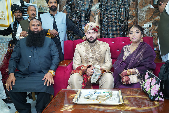 Usama & Hania Barat 00401