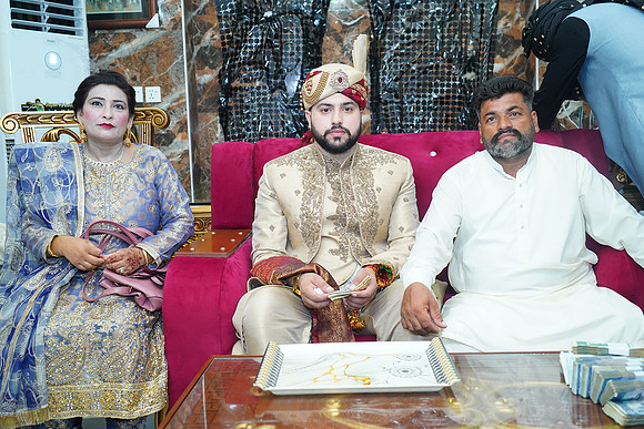 Usama & Hania Barat 00423
