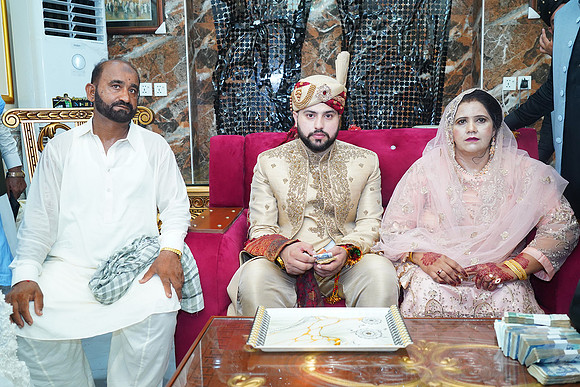 Usama & Hania Barat 00431