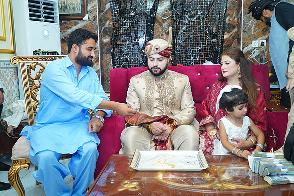 Usama & Hania Barat 00437