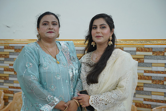 Jamshaid & Hajra Barat 00137