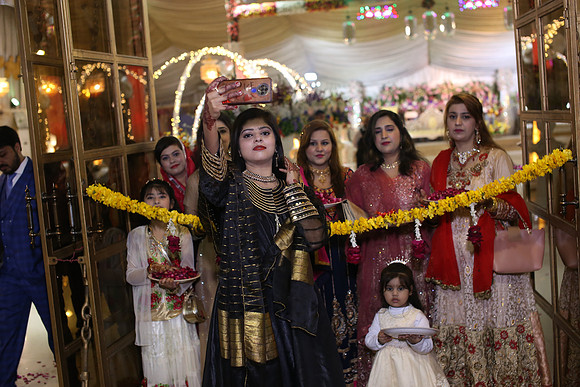 Barat Wedding Photographed by Fatima Studio 00209