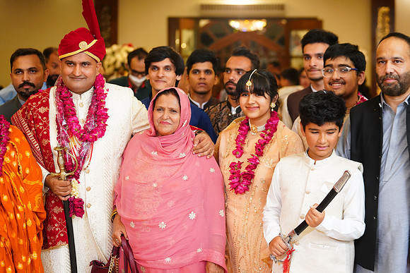 Rashid & Amina Barat 00193