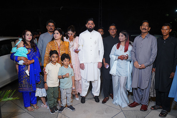 Hassan & Rahila Baat Pakki 00169