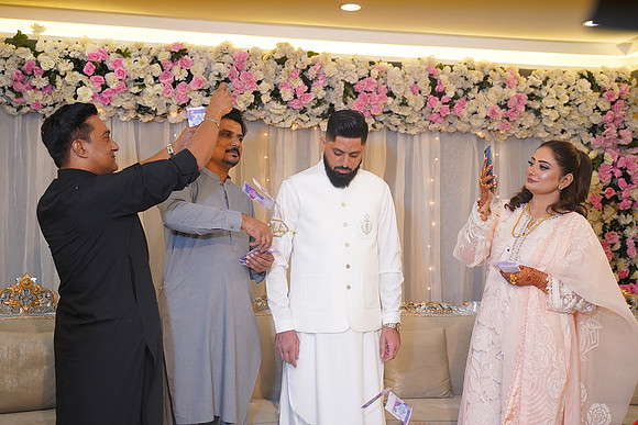 Hassan & Rahila Baat Pakki 00209