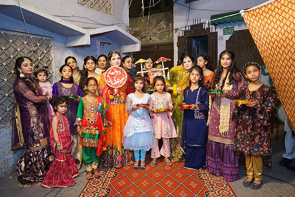 Rafiya & Fahad Mehndi 00259