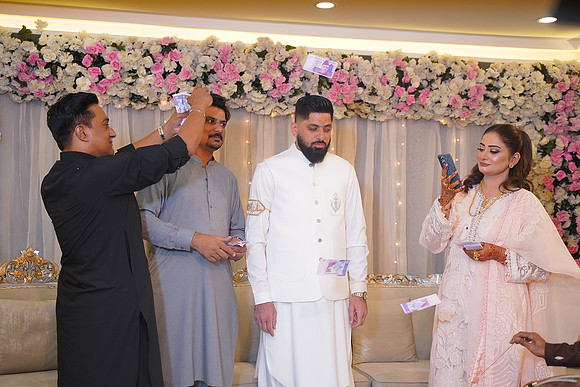 Hassan & Rahila Baat Pakki 00210