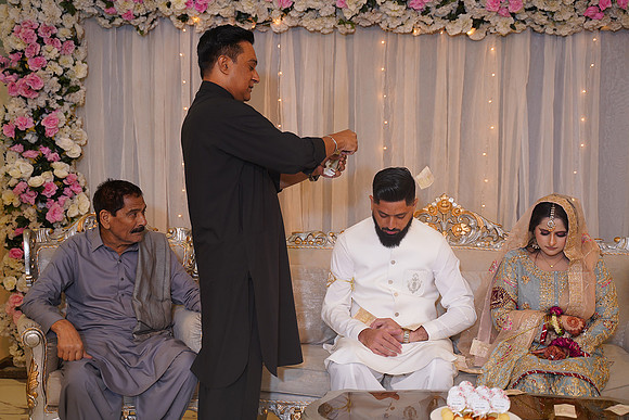 Hassan & Rahila Baat Pakki 00472