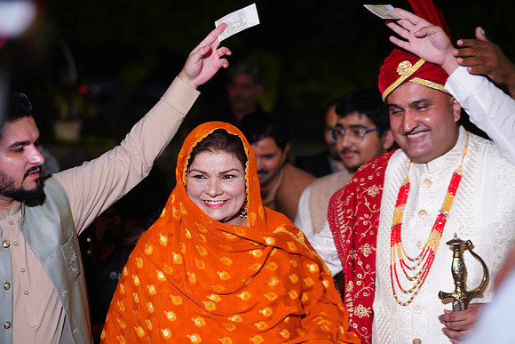 Rashid & Amina Barat 00168