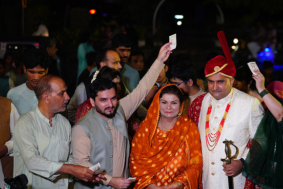 Rashid & Amina Barat 00173