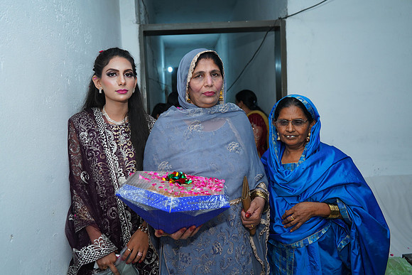 Ehtasham & Amna Barat  00167