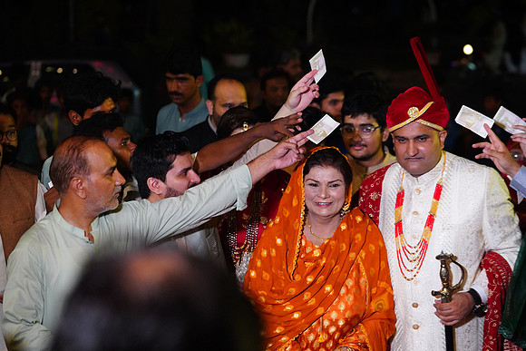 Rashid & Amina Barat 00174