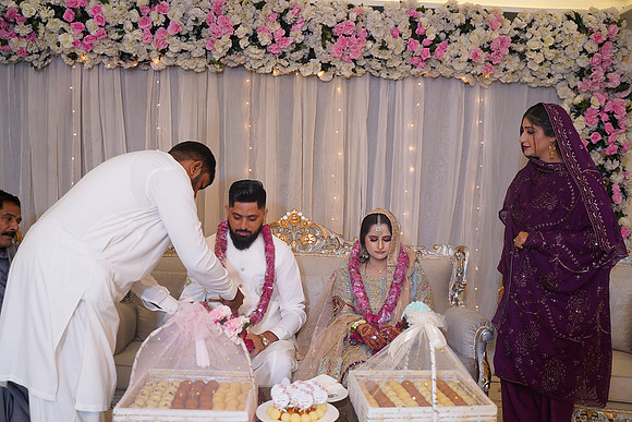 Hassan & Rahila Baat Pakki 00487