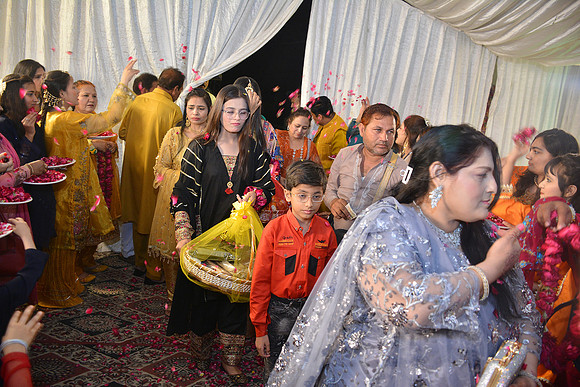 Usama & Bisma Mayon 00177