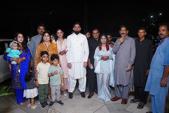 Hassan & Rahila Baat Pakki 00166